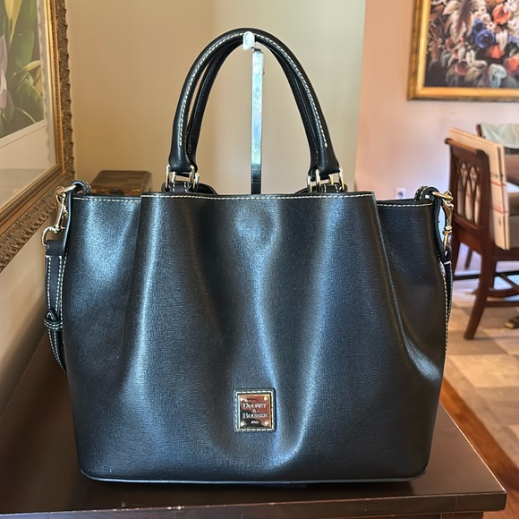 Dooney & Bourke Saffiano Brenna Excellent Condition - Picture 3 of 14